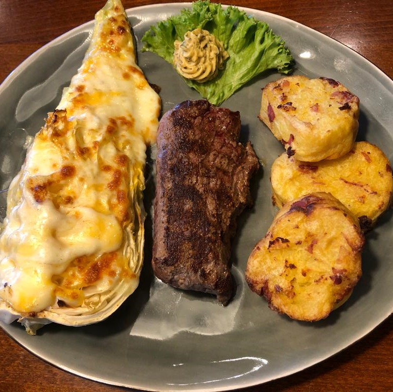 Huftsteak Spitzkohl Macaire